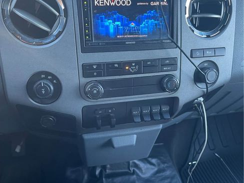 Used 2011 Ford F350 XLT w/ XLT Interior Pkg image 10