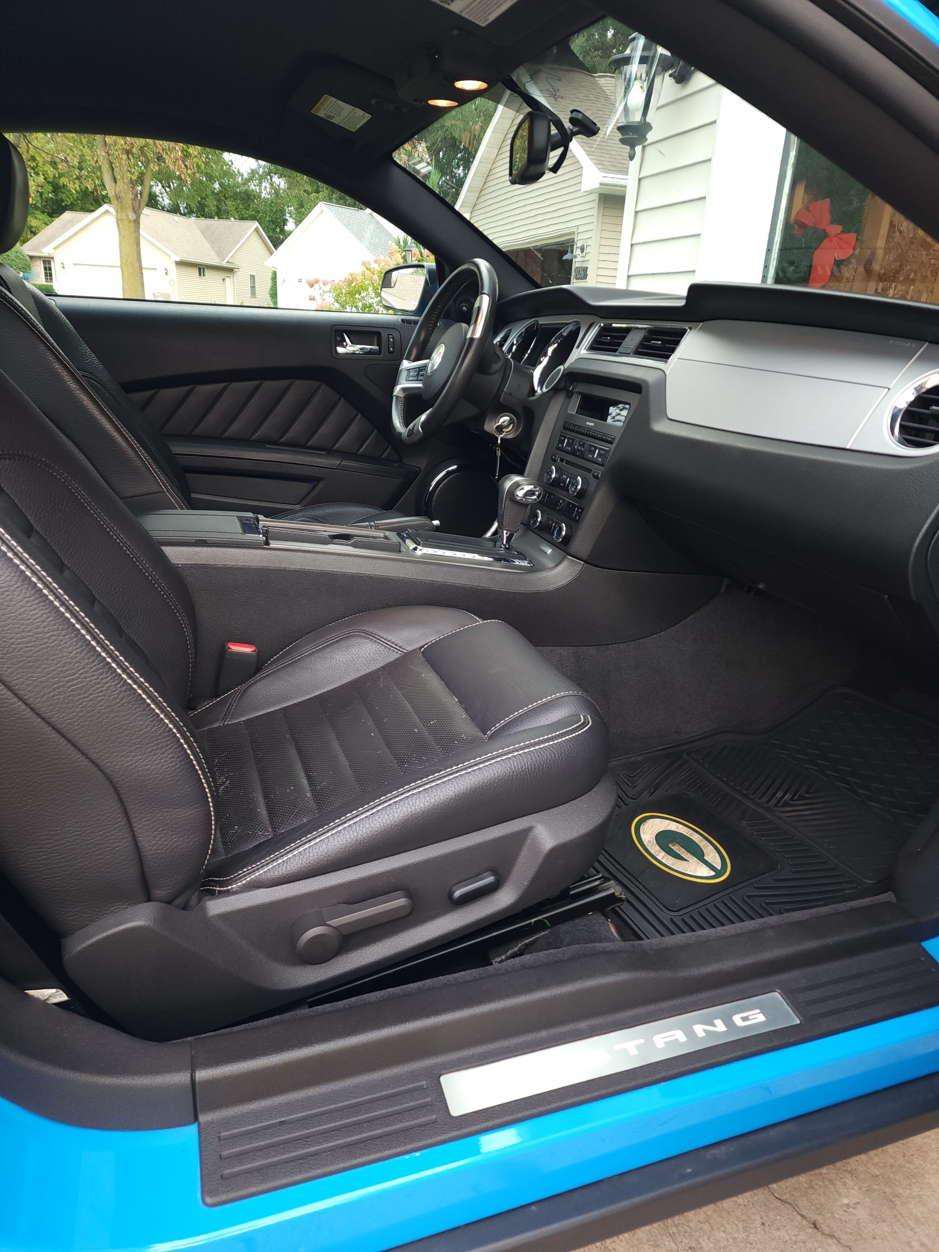 Used 2011 Ford Mustang Premium w/ 202A Rapid Spec Order Code RWD image 14