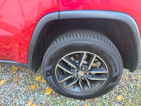 Used 2017 Jeep Grand Cherokee Trailhawk w/ Trailhawk Luxury Group image 24