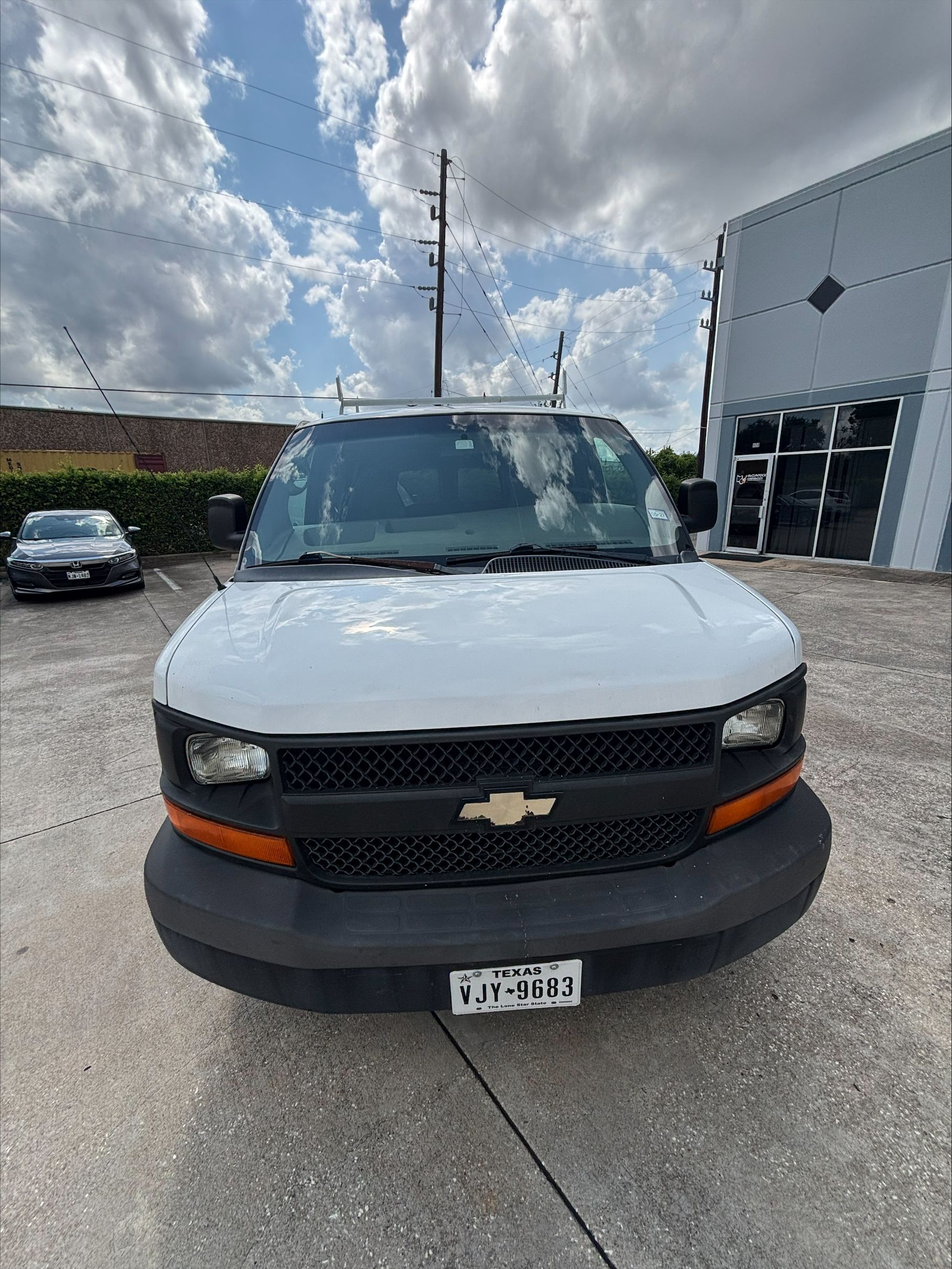Used 2011 Chevrolet Express 2500 LS RWD image 6