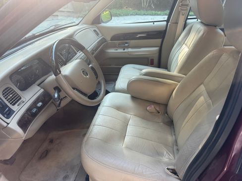 Used 2011 Mercury Grand Marquis LS RWD image 5