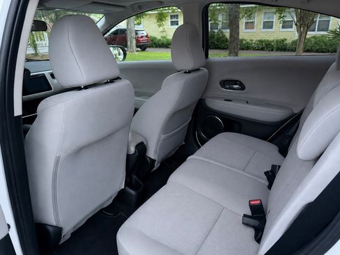 Used 2018 Honda HR-V EX image 13