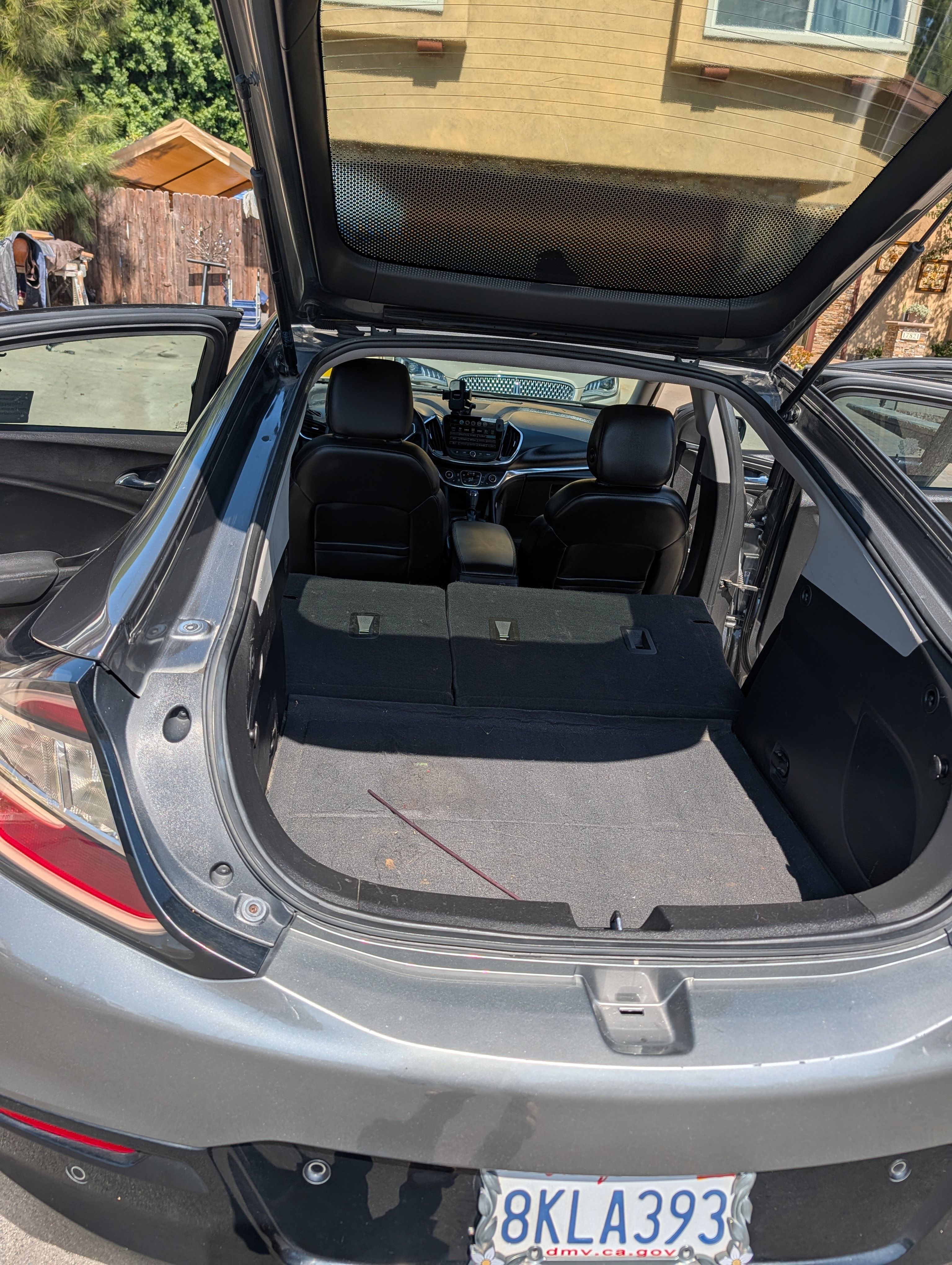 Used 2016 Chevrolet Volt Premier w/ Driver Confidence Package FWD image 5