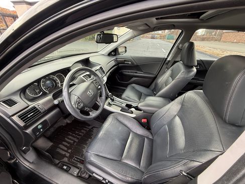 Used 2015 Honda Accord Touring image 5