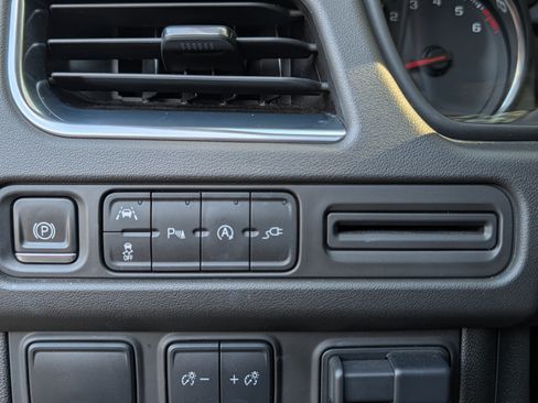 Used 2021 Chevrolet Suburban RST w/ Luxury Package image 20