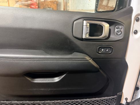 Used 2022 Jeep Wrangler Unlimited Sahara w/ Cold Weather Group image 12