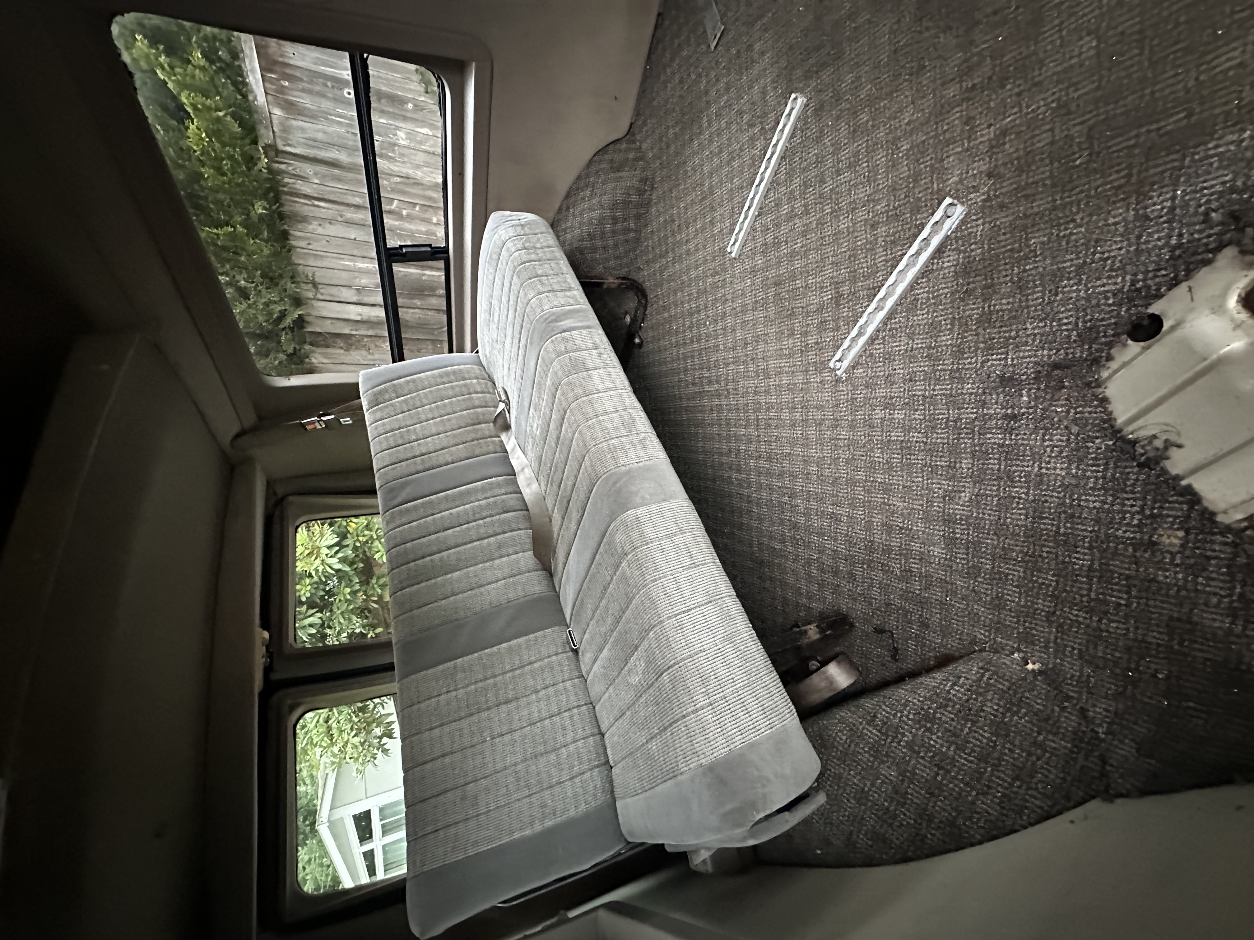 Used 2000 Ford E-150 and Econoline 150 RWD image 15