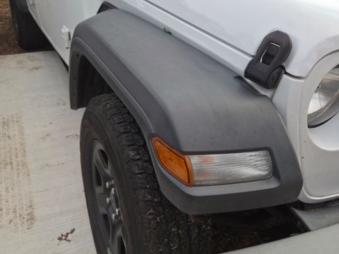 Used 2019 Jeep Wrangler Unlimited Sport image 2