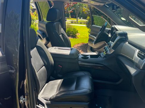 Used 2017 Chevrolet Suburban LT AWD/4WD image 2
