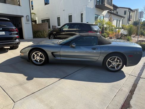 Used 2004 Chevrolet Corvette Convertible 2D w/ Preferred Equipment Group image 19