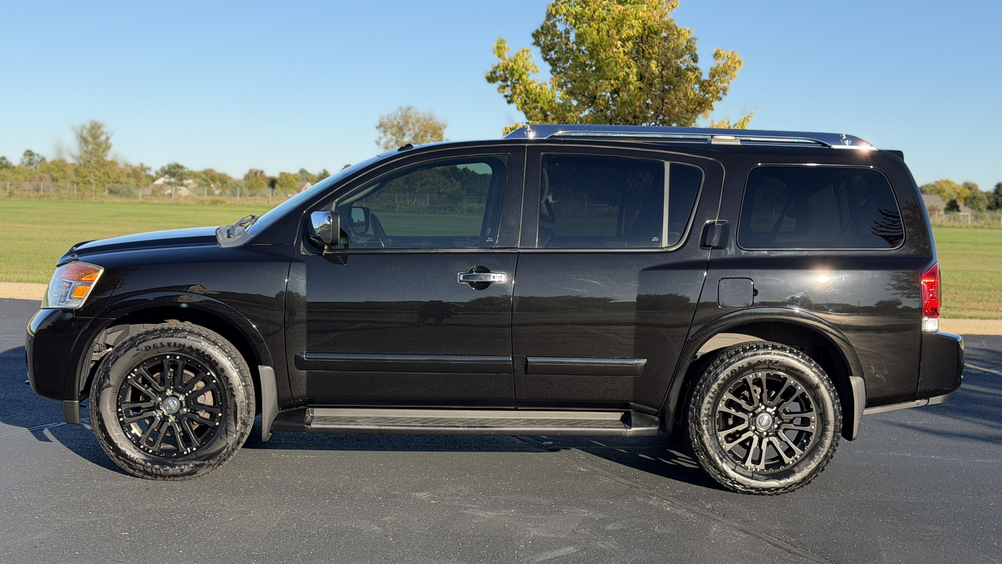 Used 2012 Nissan Armada Platinum AWD/4WD image 4