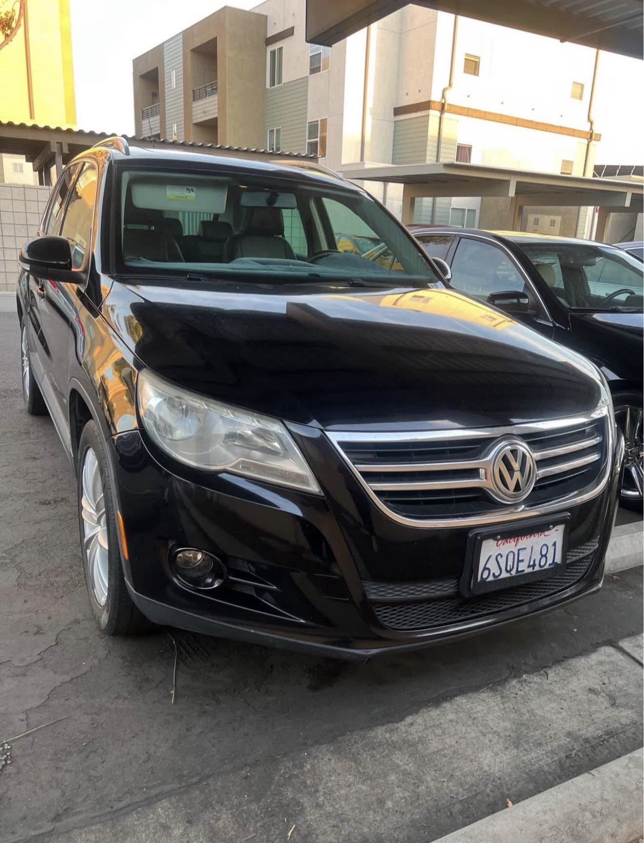 Used 2011 Volkswagen Tiguan SE FWD image 9