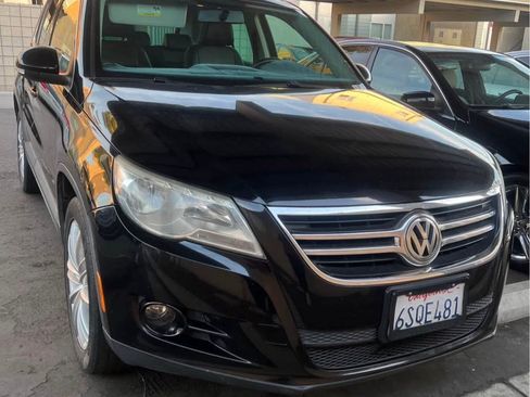 Used 2011 Volkswagen Tiguan SE FWD image 9