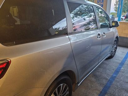 Used 2018 Toyota Sienna XLE Premium