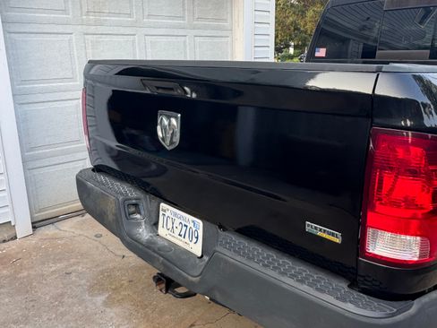 Used 2017 RAM 1500 Classic SLT RWD image 9