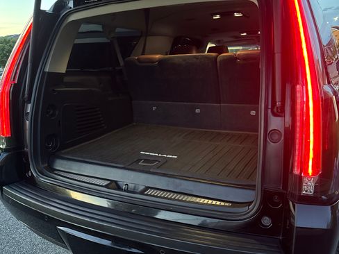 Used 2016 Cadillac Escalade ESV Premium AWD/4WD image 18