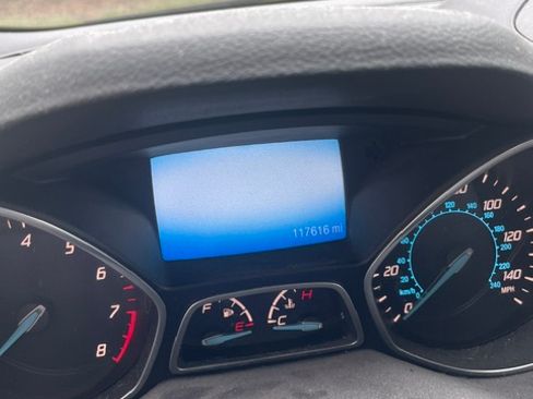 Used 2016 Ford Escape SE w/ Equipment Group 201A FWD image 6