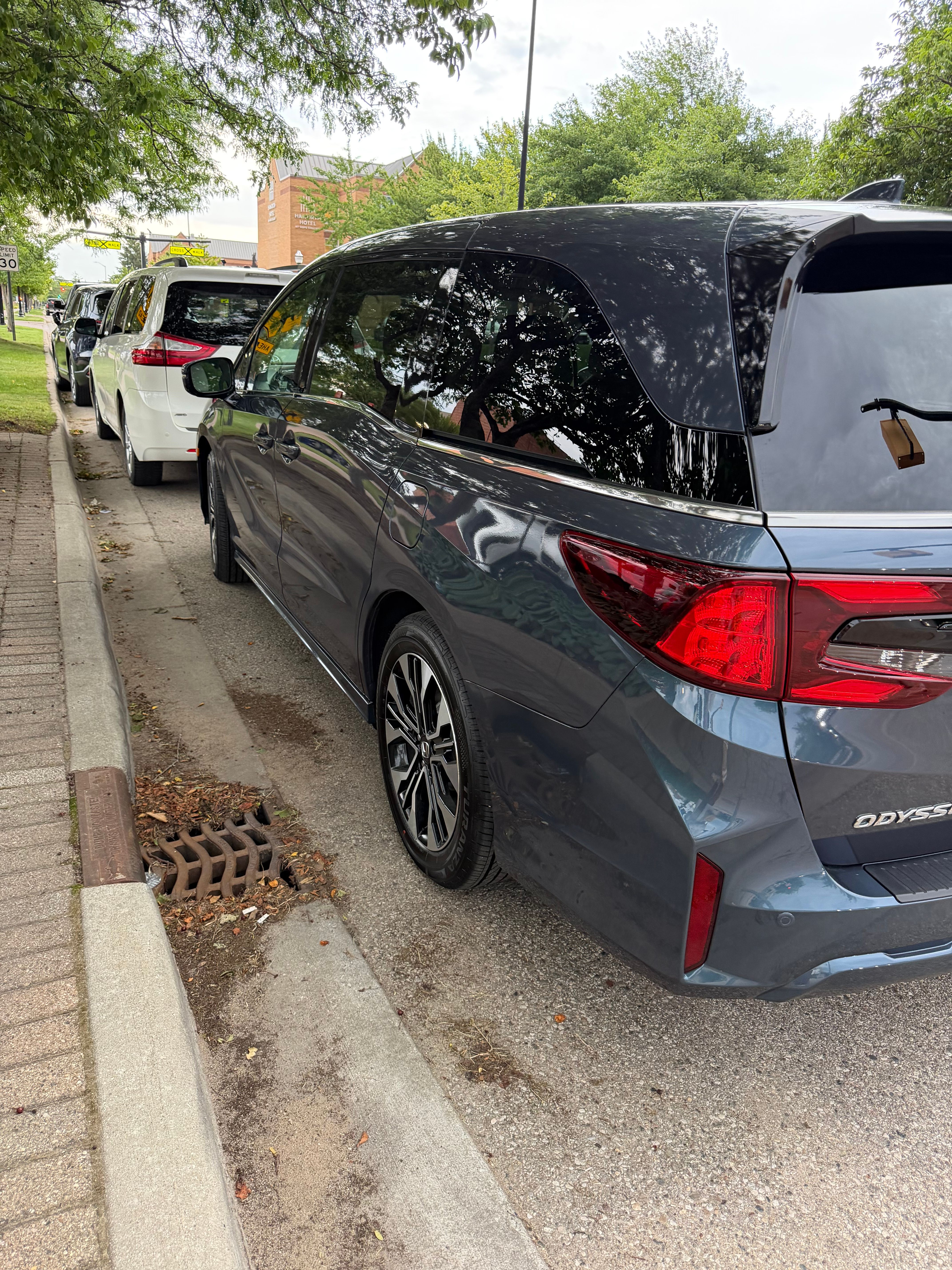 Used 2026 Honda Odyssey Elite image 1