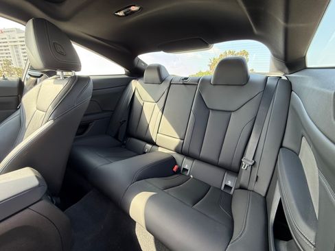 Used 2024 BMW 430i Coupe w/ M Sport Package RWD image 9