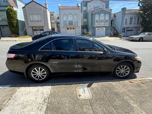 Used 2011 Toyota Camry Hybrid image 5