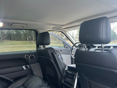 Used 2017 Land Rover Range Rover Sport SE image 16