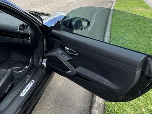 Used 2018 Porsche 718 Cayman GTS image 21
