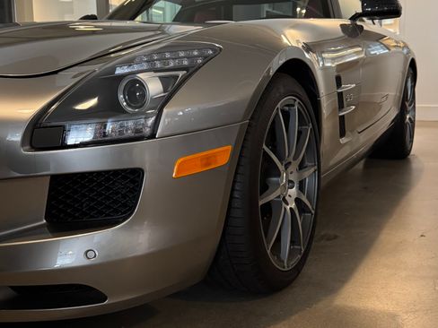 Used 2011 Mercedes-Benz SLS AMG Coupe image 12