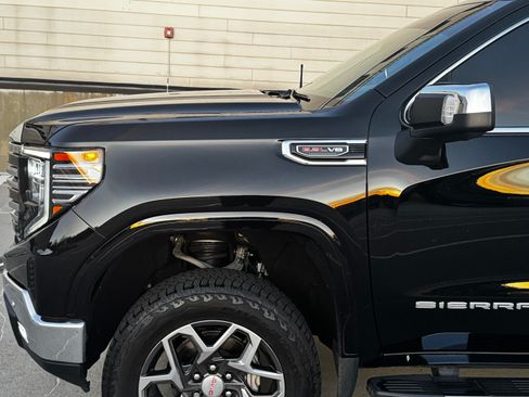 Used 2022 GMC Sierra 1500 SLT w/ SLT Premium Plus Package image 5