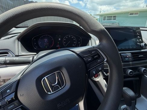 Used 2020 Honda Accord LX image 11