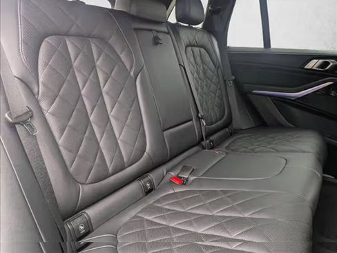 Used 2025 BMW X5 xDrive40i w/ Parking Assistance Package image 23