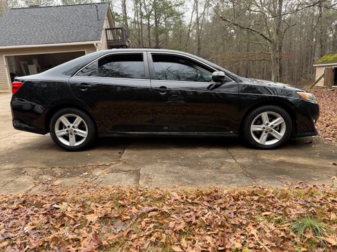 Used 2014 Toyota Camry SE image 6
