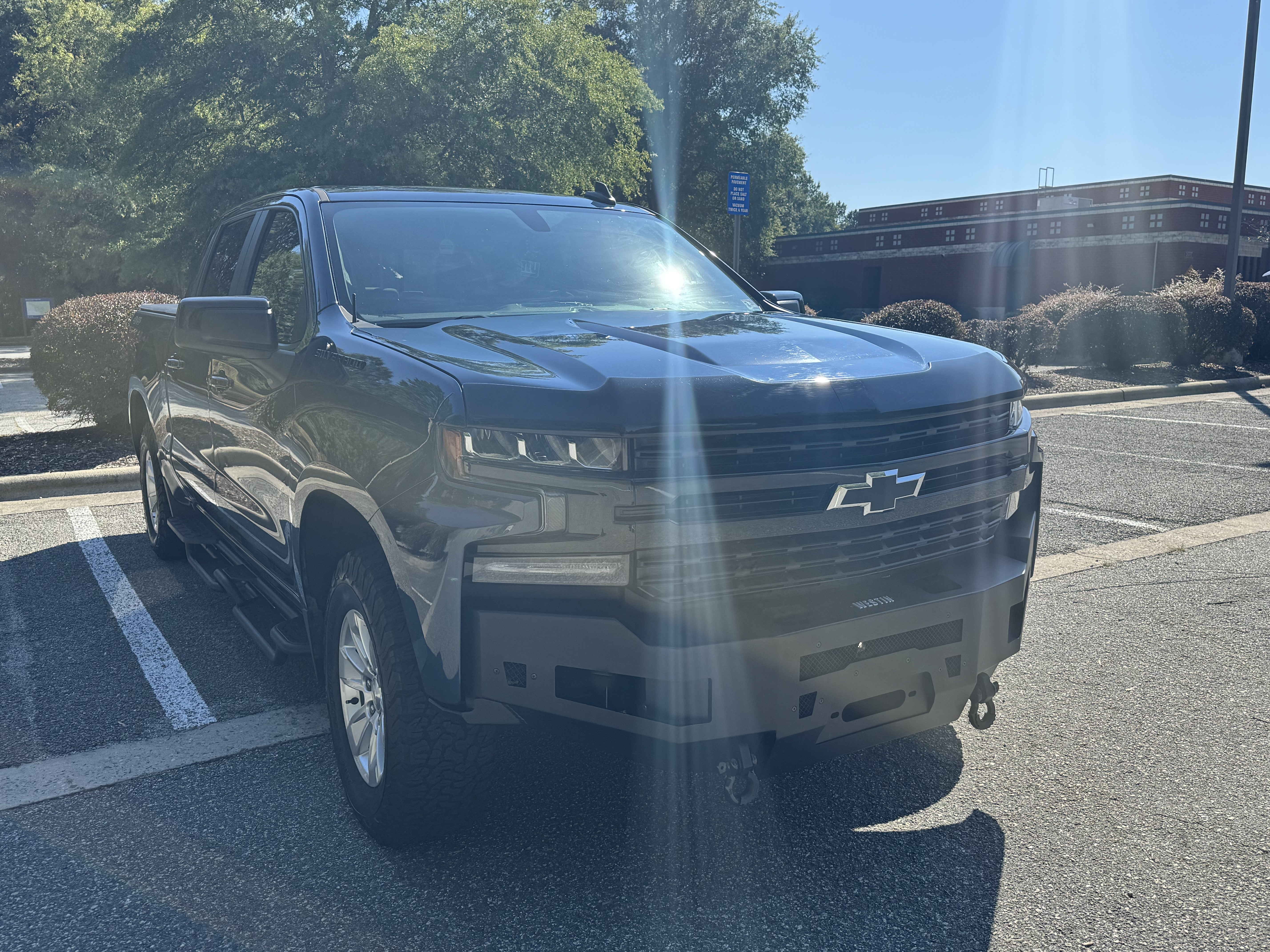 Used 2020 Chevrolet Silverado 1500 LT w/ All-Star Edition AWD/4WD image 4
