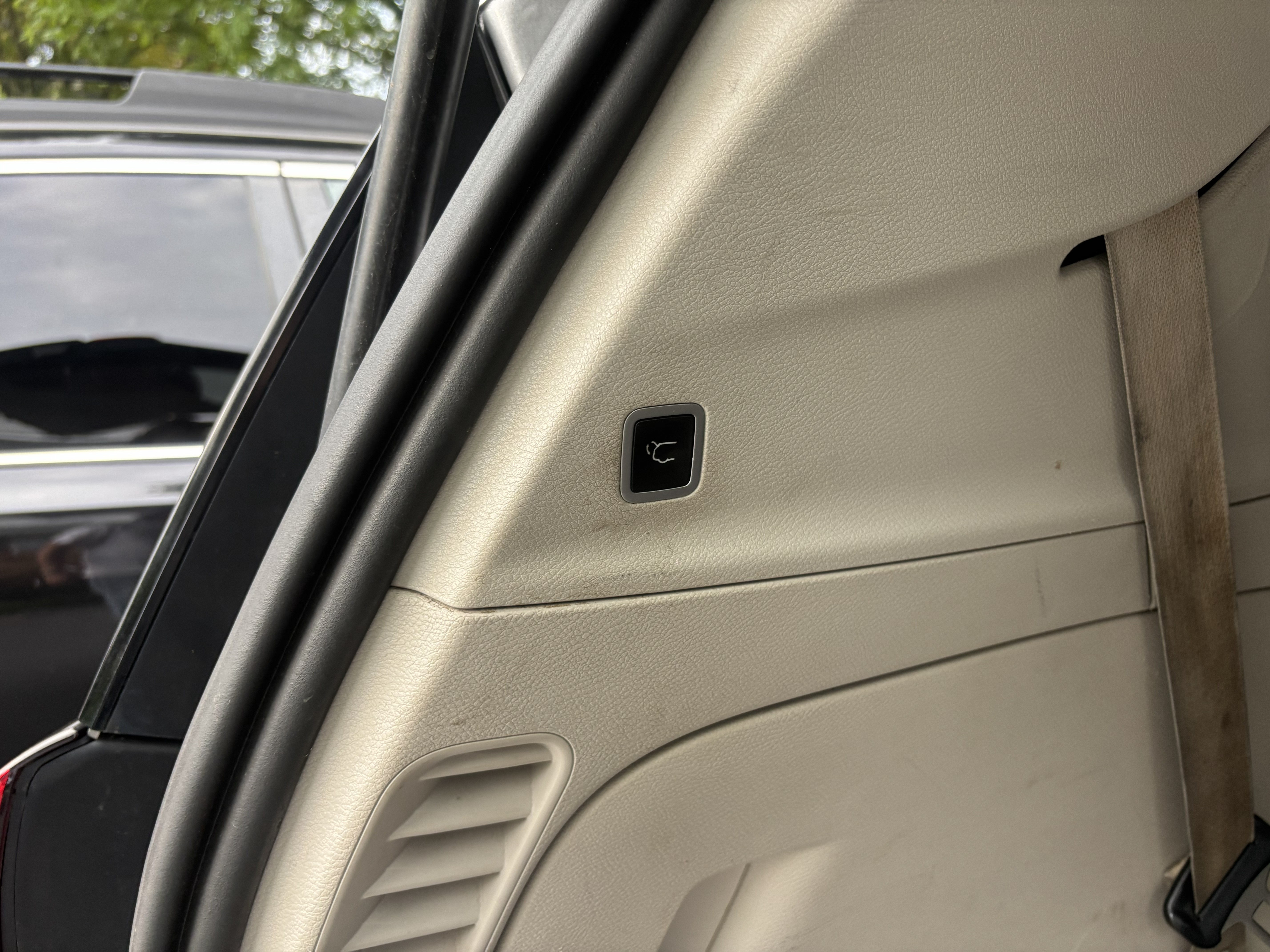 Used 2018 Chrysler Pacifica Limited w/ Advanced Safetytec Group FWD image 18