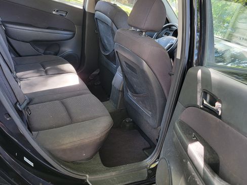 Used 2012 Hyundai Elantra w/ Preferred Pkg image 10