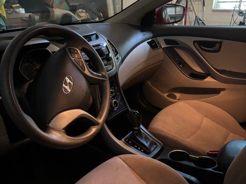 Used 2016 Hyundai Elantra SE image 4