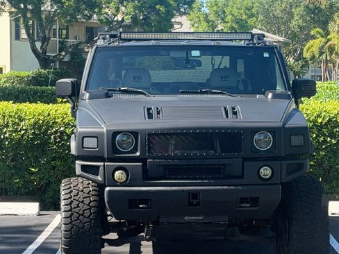 Used 2005 HUMMER H2 SUT w/ Preferred Equipment Group AWD/4WD image 6