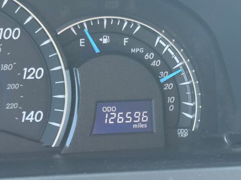 Used 2012 Toyota Camry XLE FWD image 28