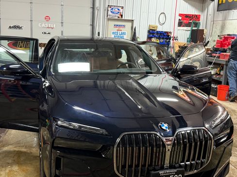 Used 2024 BMW 760i xDrive w/ Executive Package image 6