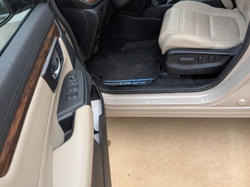 Used 2017 Honda CR-V Touring image 19