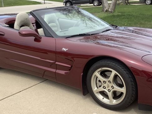 Used 2003 Chevrolet Corvette Convertible 2D w/ Preferred Equipment Group1 image 10