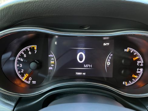 Used 2019 Jeep Grand Cherokee Limited image 15