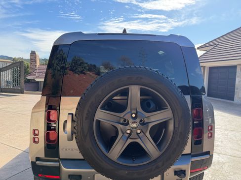 Used 2022 Land Rover Defender 90 X-Dynamic SE image 21