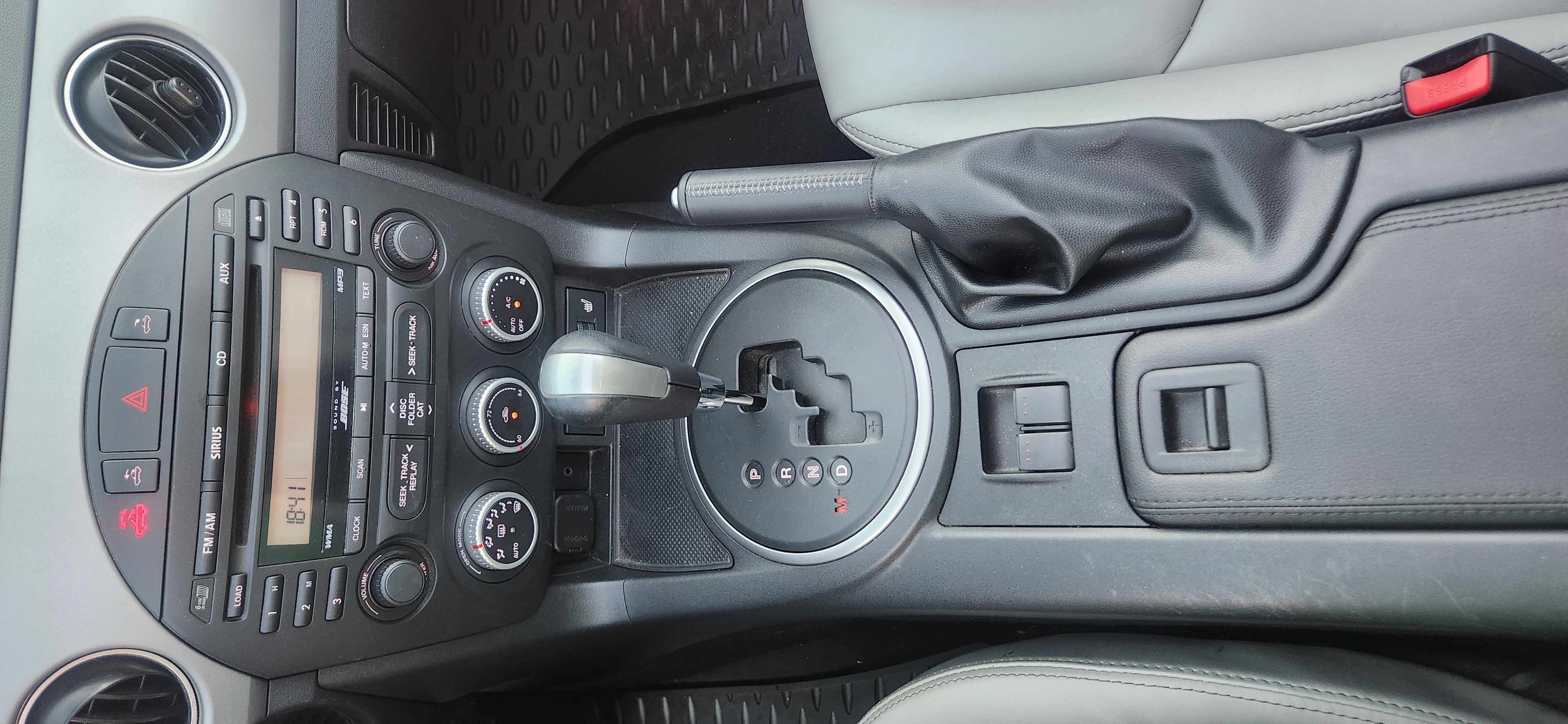 Used 2011 MAZDA MX-5 Miata Grand Touring RWD image 21