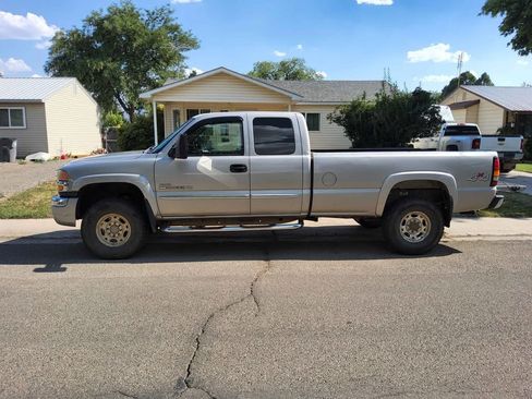 Used 2004 GMC Sierra 2500 SLE w/ Heavy-Duty Power Package image 1
