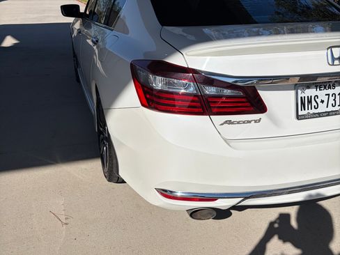 Used 2016 Honda Accord Sport image 9