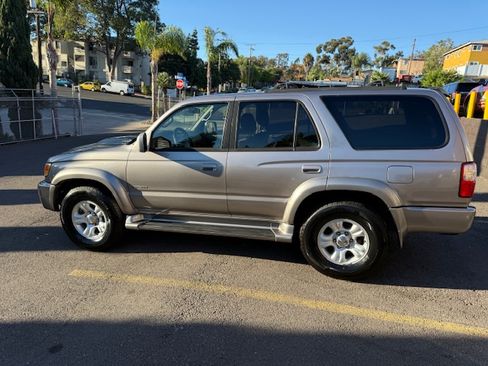 Used 2002 Toyota 4Runner SR5 image 6