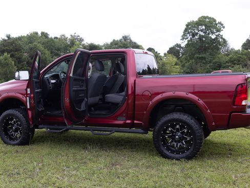 Used 2015 RAM 1500 Express AWD/4WD image 12