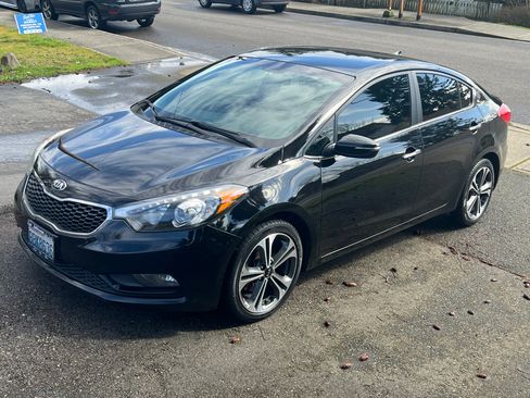 Used 2016 Kia Forte EX image 1
