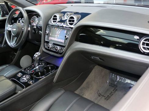 Used 2019 Bentley Bentayga AWD/4WD image 9