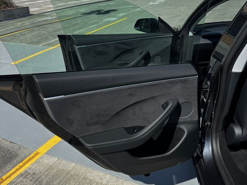 Used 2024 Tesla Model 3 Performance AWD/4WD image 18